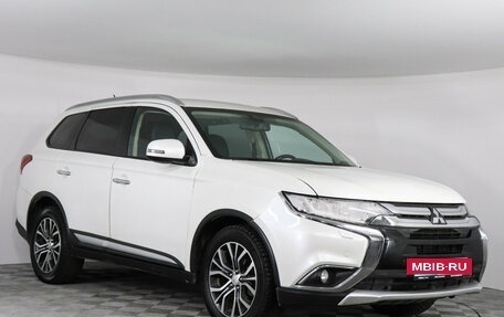 Mitsubishi Outlander III рестайлинг 3, 2015 год, 1 897 000 рублей, 2 фотография