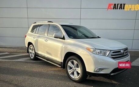 Toyota Highlander III, 2011 год, 2 350 000 рублей, 3 фотография