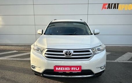 Toyota Highlander III, 2011 год, 2 350 000 рублей, 2 фотография