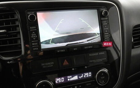 Mitsubishi Outlander III рестайлинг 3, 2015 год, 1 897 000 рублей, 9 фотография