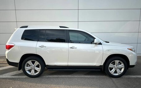 Toyota Highlander III, 2011 год, 2 350 000 рублей, 5 фотография