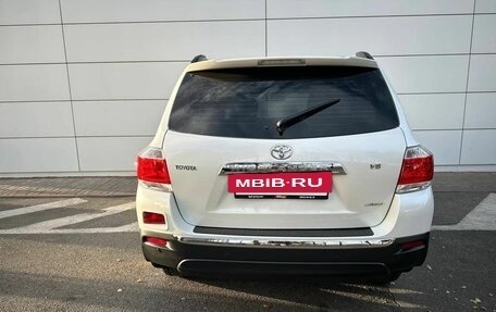 Toyota Highlander III, 2011 год, 2 350 000 рублей, 9 фотография