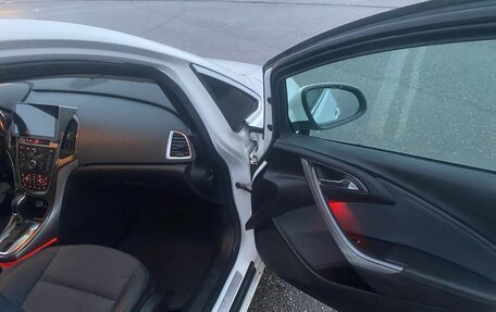 Opel Astra J, 2013 год, 600 000 рублей, 10 фотография