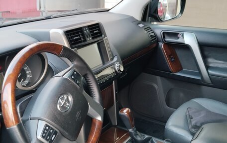 Toyota Land Cruiser Prado 150 рестайлинг 2, 2011 год, 2 849 091 рублей, 12 фотография