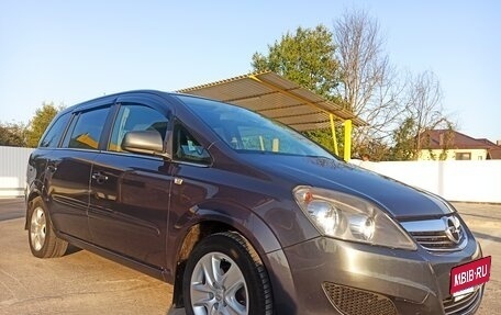 Opel Zafira B, 2011 год, 650 000 рублей, 1 фотография