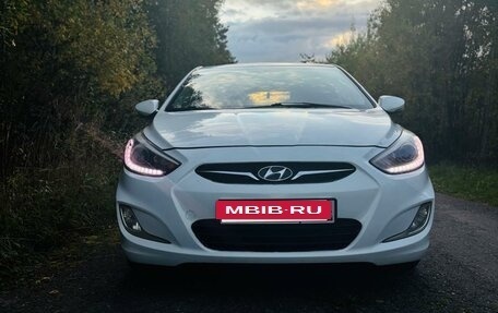 Hyundai Solaris II рестайлинг, 2013 год, 595 000 рублей, 4 фотография