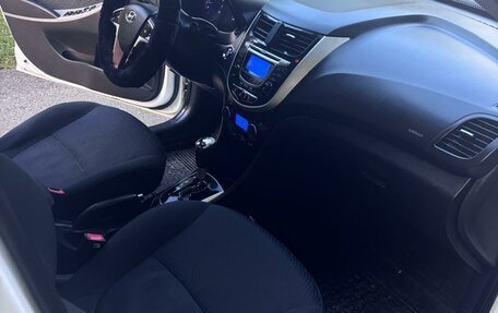 Hyundai Solaris II рестайлинг, 2013 год, 595 000 рублей, 19 фотография