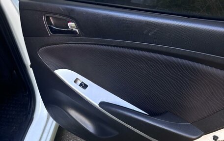 Hyundai Solaris II рестайлинг, 2013 год, 595 000 рублей, 17 фотография