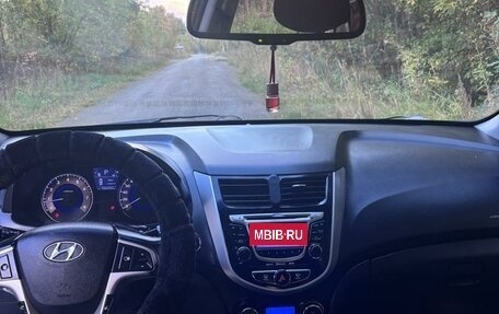 Hyundai Solaris II рестайлинг, 2013 год, 595 000 рублей, 10 фотография
