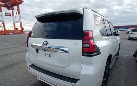 Toyota Land Cruiser Prado 150 рестайлинг 2, 2022 год, 4 780 000 рублей, 3 фотография