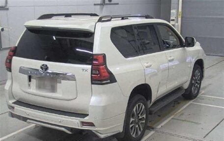 Toyota Land Cruiser Prado 150 рестайлинг 2, 2022 год, 4 780 000 рублей, 12 фотография