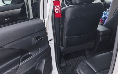 Mitsubishi Outlander III рестайлинг 3, 2013 год, 1 750 000 рублей, 6 фотография