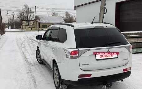 Mitsubishi Outlander III рестайлинг 3, 2013 год, 1 750 000 рублей, 10 фотография