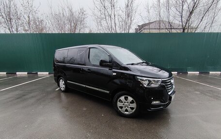 Hyundai Grand Starex Grand Starex I рестайлинг 2, 2019 год, 2 830 000 рублей, 3 фотография