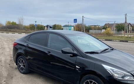 Hyundai Solaris II рестайлинг, 2014 год, 1 030 000 рублей, 2 фотография