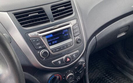 Hyundai Solaris II рестайлинг, 2014 год, 1 030 000 рублей, 5 фотография