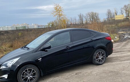 Hyundai Solaris II рестайлинг, 2014 год, 1 030 000 рублей, 4 фотография