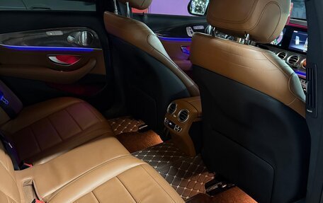 Mercedes-Benz E-Класс, 2020 год, 4 600 000 рублей, 4 фотография