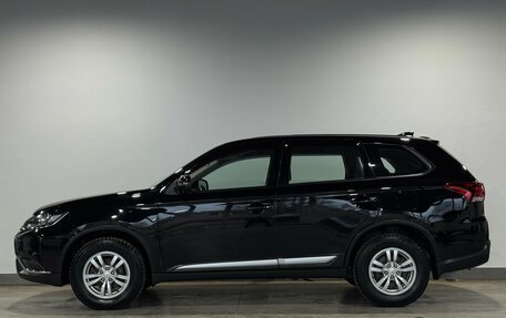 Mitsubishi Outlander III рестайлинг 3, 2018 год, 1 995 000 рублей, 9 фотография