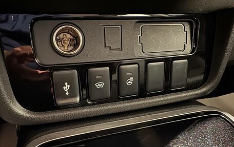 Mitsubishi Outlander III рестайлинг 3, 2018 год, 1 995 000 рублей, 18 фотография