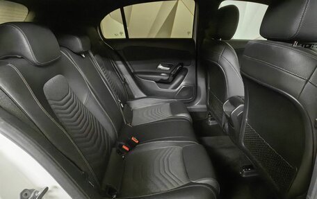 Mercedes-Benz A-Класс, 2019 год, 2 550 000 рублей, 13 фотография