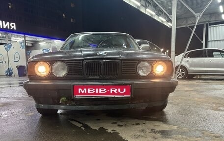 BMW 5 серия, 1990 год, 240 000 рублей, 1 фотография