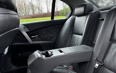 BMW 5 серия, 2005 год, 870 000 рублей, 18 фотография