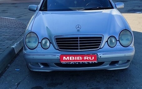 Mercedes-Benz E-Класс, 2001 год, 820 000 рублей, 1 фотография