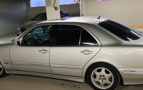 Mercedes-Benz E-Класс, 2001 год, 820 000 рублей, 7 фотография