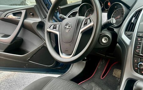 Opel Astra J, 2013 год, 930 000 рублей, 3 фотография