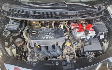 Toyota Yaris III рестайлинг, 2008 год, 650 000 рублей, 3 фотография