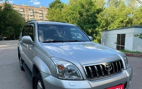 Toyota Land Cruiser Prado 120 рестайлинг, 2007 год, 2 100 000 рублей, 1 фотография