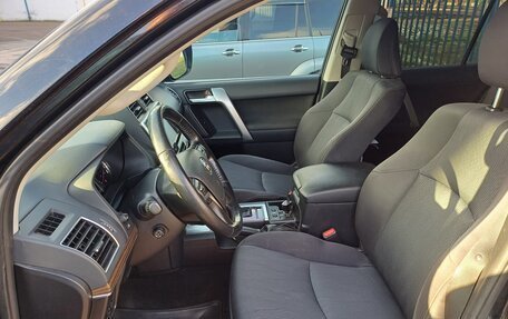 Toyota Land Cruiser Prado 150 рестайлинг 2, 2019 год, 3 990 000 рублей, 6 фотография