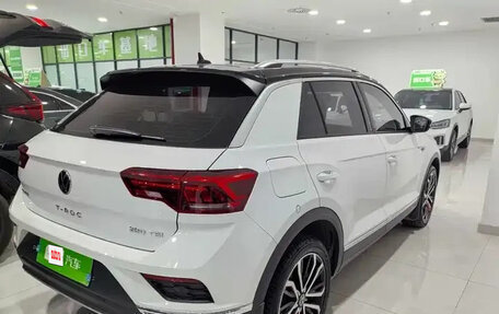 Volkswagen T-Roc I, 2021 год, 2 285 000 рублей, 3 фотография