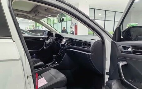 Volkswagen T-Roc I, 2021 год, 2 285 000 рублей, 13 фотография