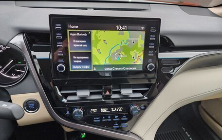 Toyota Camry, 2022 год, 4 100 000 рублей, 10 фотография