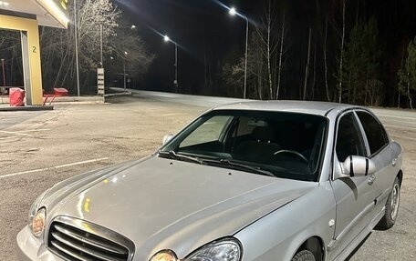 Hyundai Sonata IV рестайлинг, 2004 год, 275 000 рублей, 1 фотография