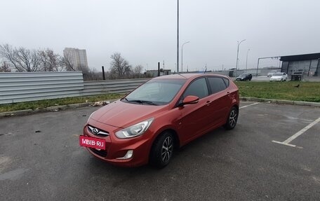 Hyundai Solaris II рестайлинг, 2011 год, 760 000 рублей, 2 фотография