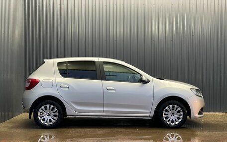 Renault Sandero II рестайлинг, 2015 год, 897 000 рублей, 24 фотография