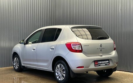 Renault Sandero II рестайлинг, 2015 год, 897 000 рублей, 29 фотография