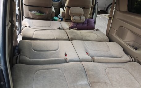 Nissan Serena II, 2004 год, 800 000 рублей, 12 фотография