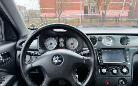 Mitsubishi Outlander III рестайлинг 3, 2004 год, 350 000 рублей, 14 фотография