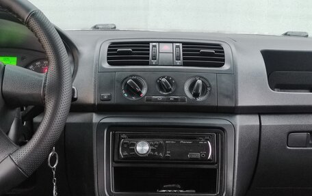 Skoda Fabia II, 2010 год, 390 000 рублей, 10 фотография