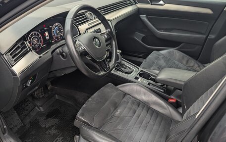 Volkswagen Passat B8 рестайлинг, 2016 год, 1 699 000 рублей, 8 фотография