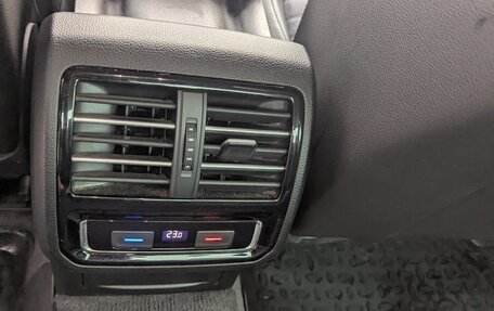 Volkswagen Passat B8 рестайлинг, 2016 год, 1 699 000 рублей, 10 фотография