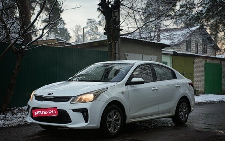 KIA Rio IV, 2017 год, 950 000 рублей, 2 фотография