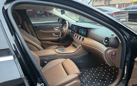 Mercedes-Benz E-Класс, 2022 год, 5 800 000 рублей, 4 фотография