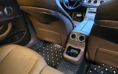 Mercedes-Benz E-Класс, 2022 год, 5 800 000 рублей, 12 фотография