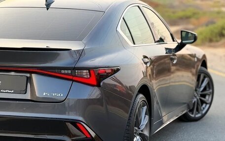 Lexus IS III, 2022 год, 6 567 000 рублей, 4 фотография