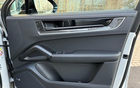 Porsche Cayenne III, 2024 год, 18 500 000 рублей, 25 фотография